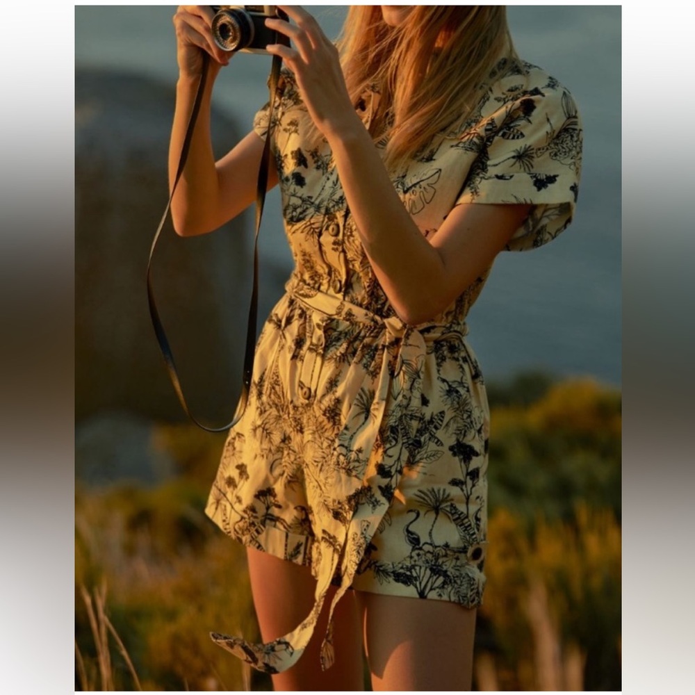 Anthropologie Corey Lynn Calter M Linen Cotton Floral‎ Romper Animal Print